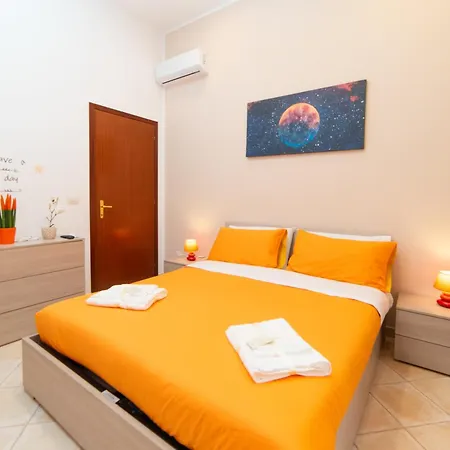 Apartment In Center - Vacation Near The Train Station & Attractions *