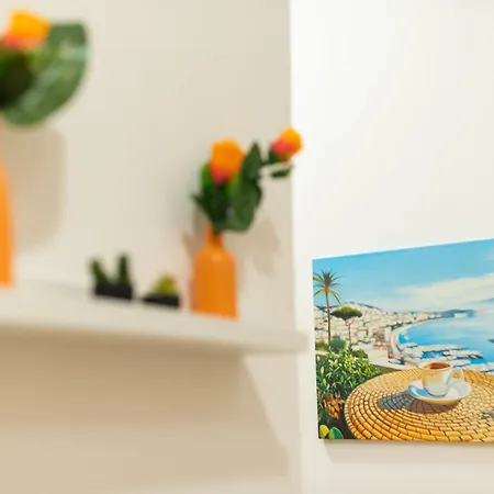 In Center - Vacation Near The Train Station & Attractions *