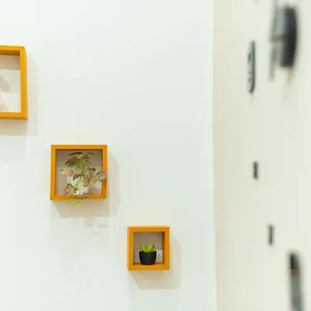 In Center - Vacation Near The Train Station & Attractions *